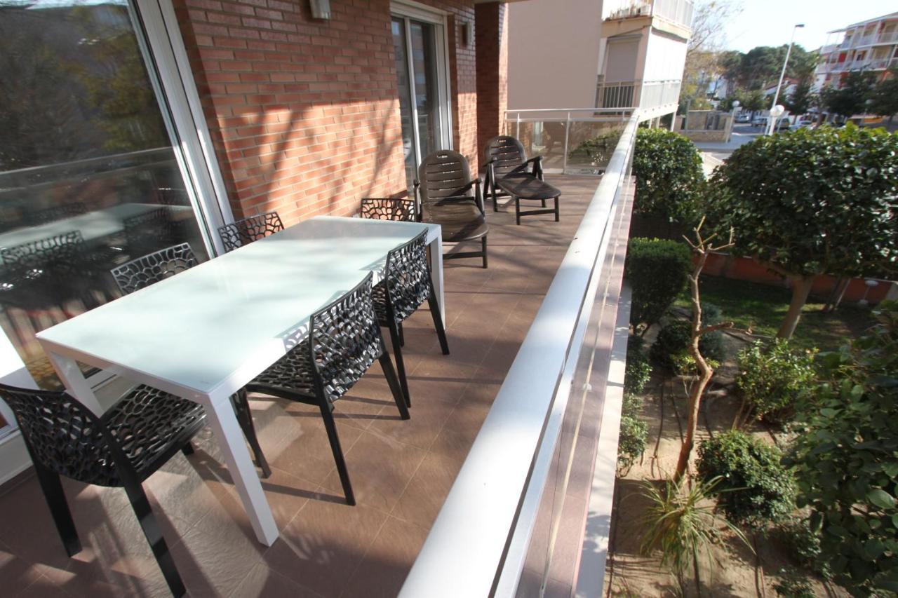 For A Stay Villa Cristal 萨洛 外观 照片